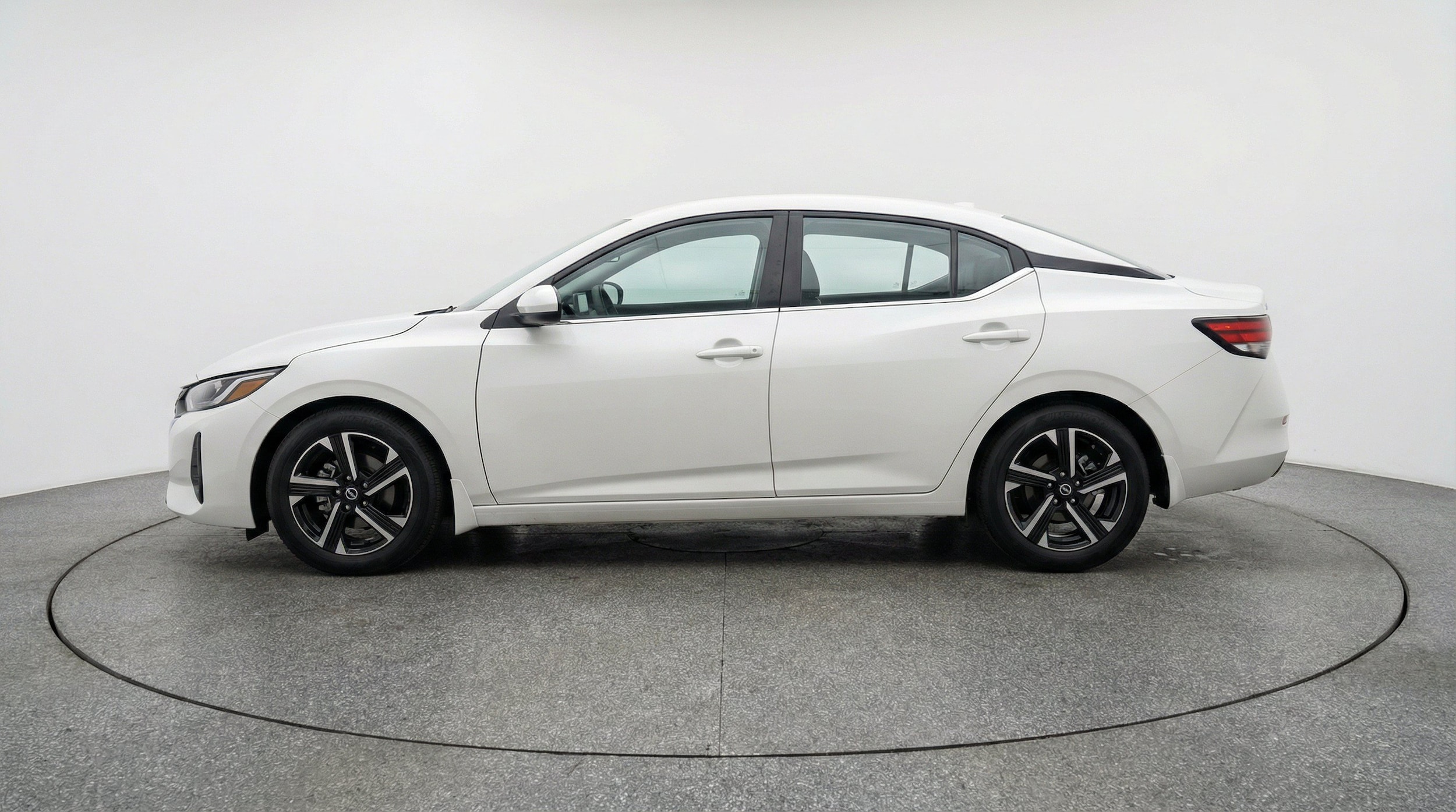 Thumbnail: 2025 Nissan Sentra - 5