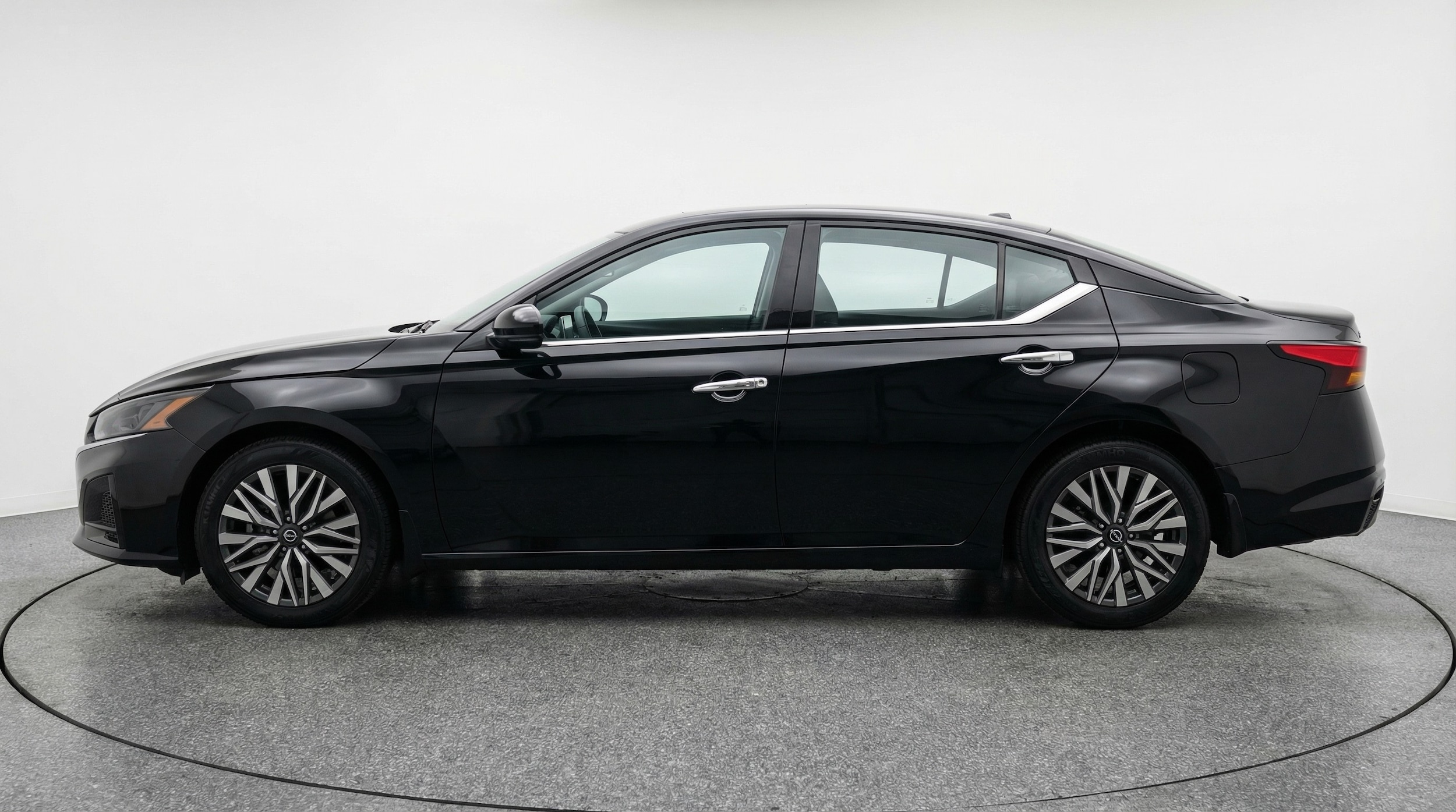 Thumbnail: 2025 Nissan Altima - 4