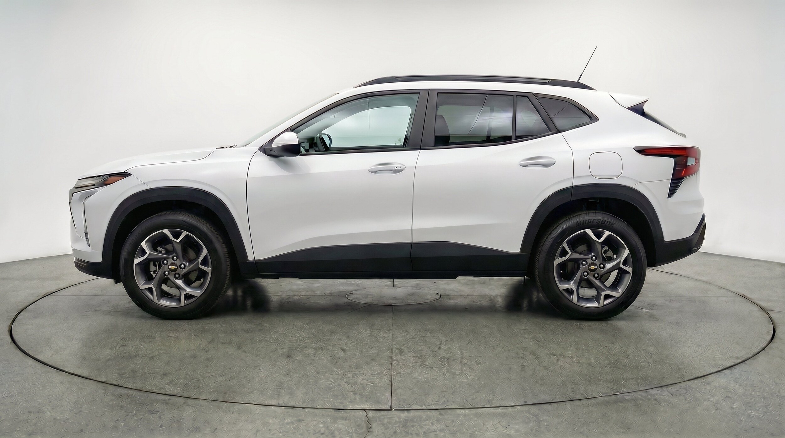 Thumbnail: 2025 Chevrolet Trax - 5
