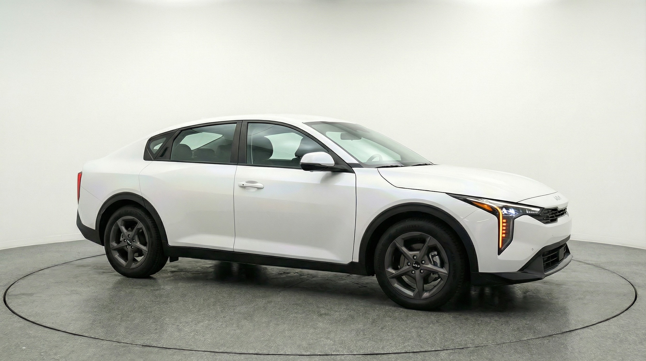 Thumbnail: 2025 Kia K4 - 1