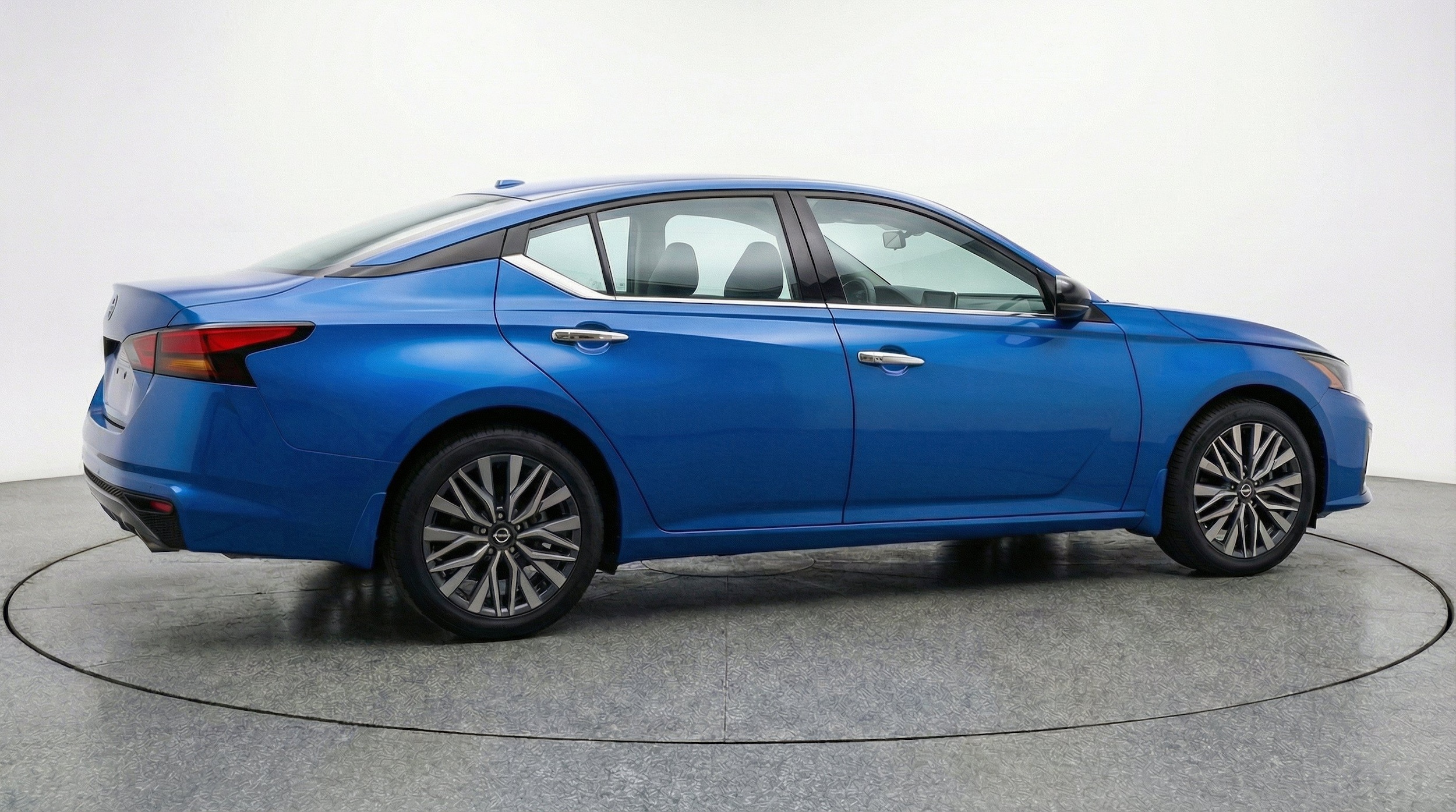 Thumbnail: 2025 Nissan Altima - 9