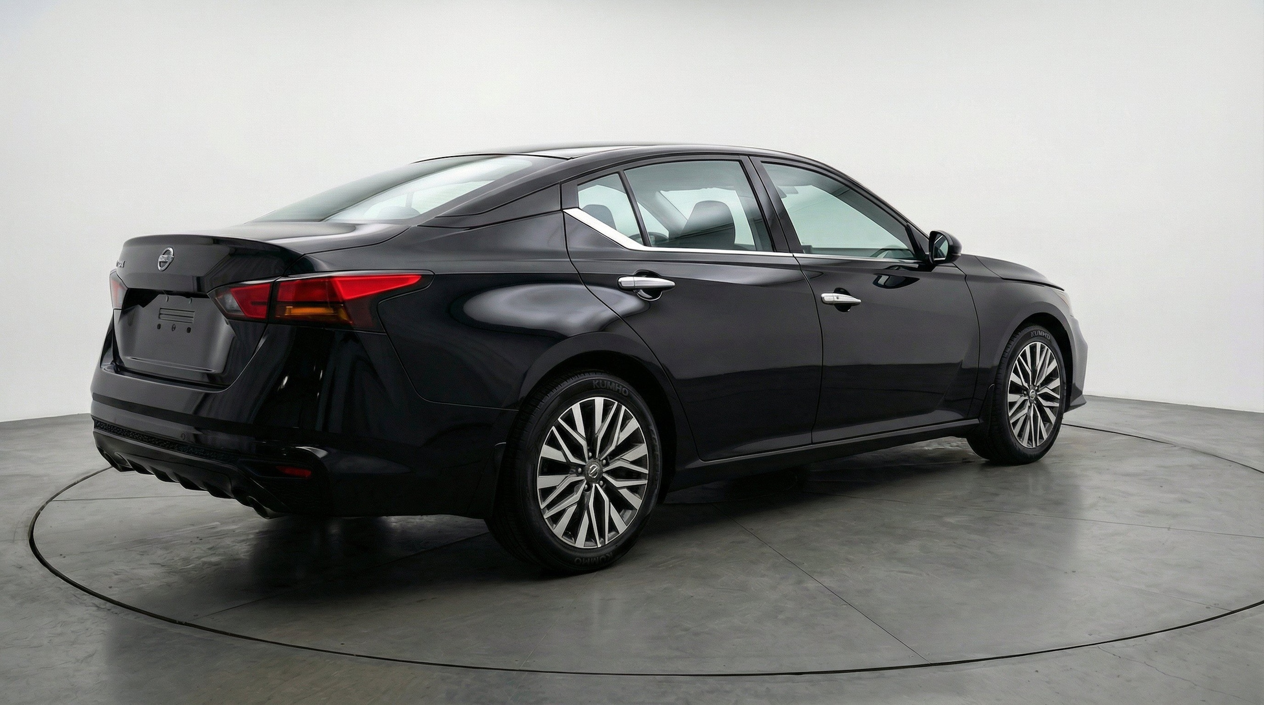 Thumbnail: 2025 Nissan Altima - 9