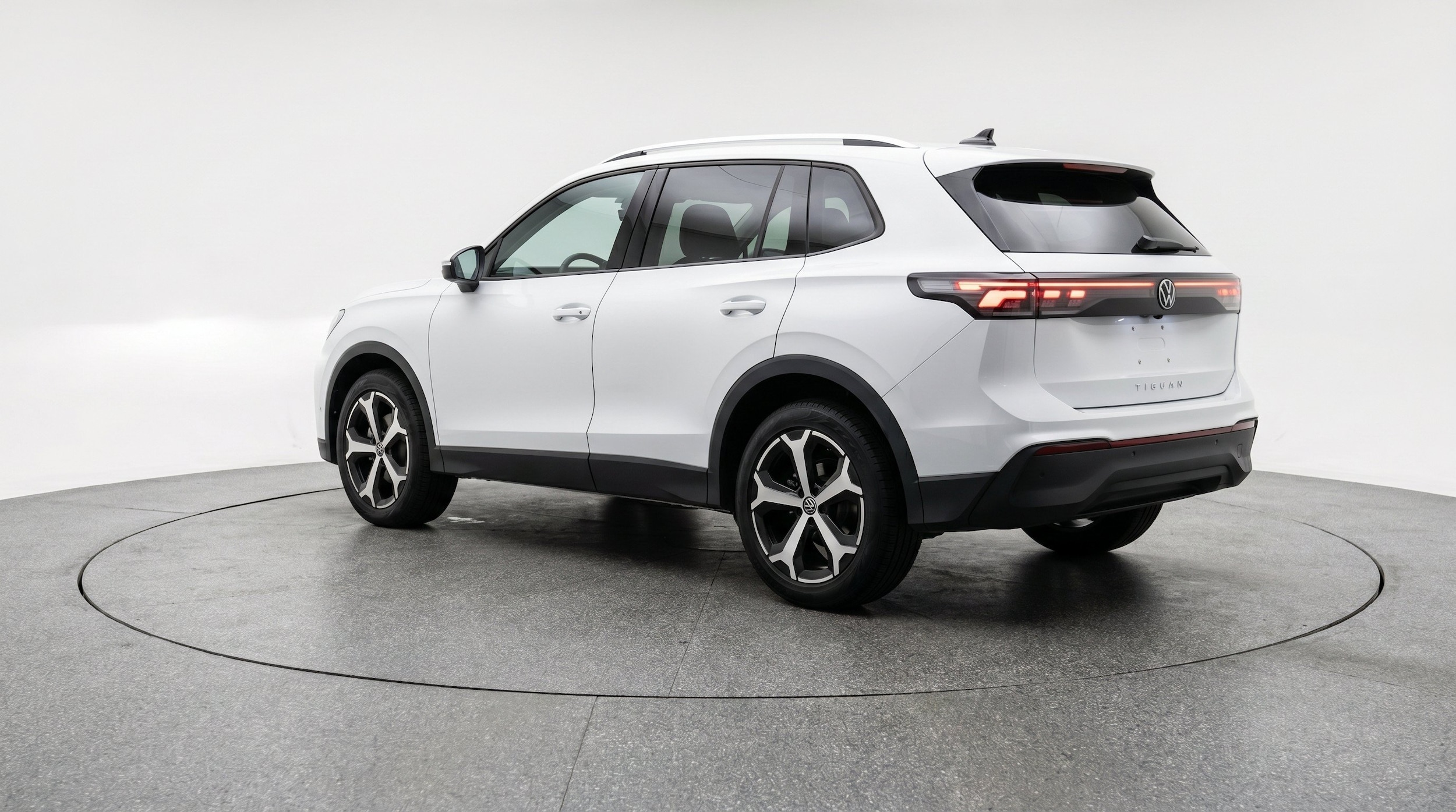 Thumbnail: 2026 Volkswagen Tiguan - 6