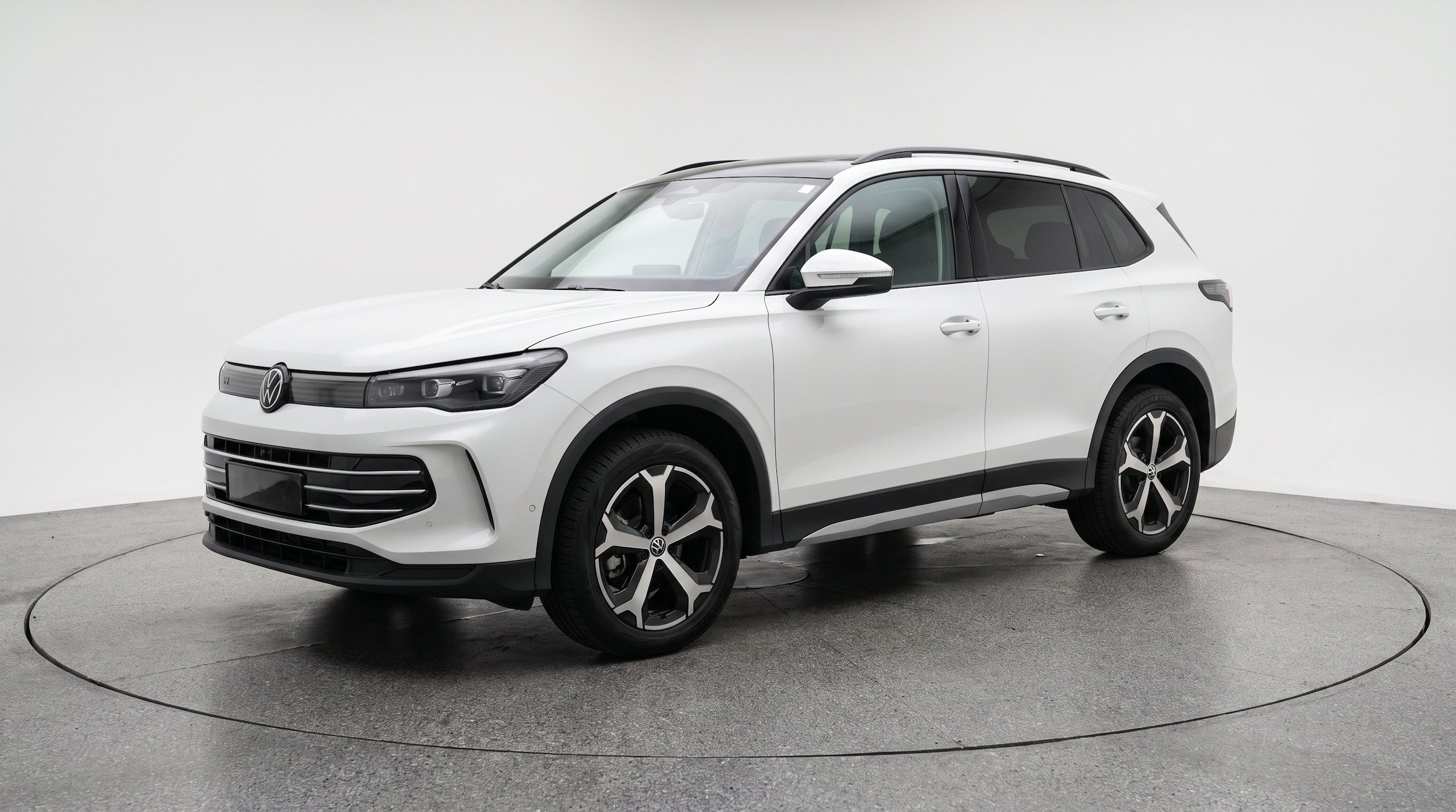 Thumbnail: 2026 Volkswagen Tiguan - 3