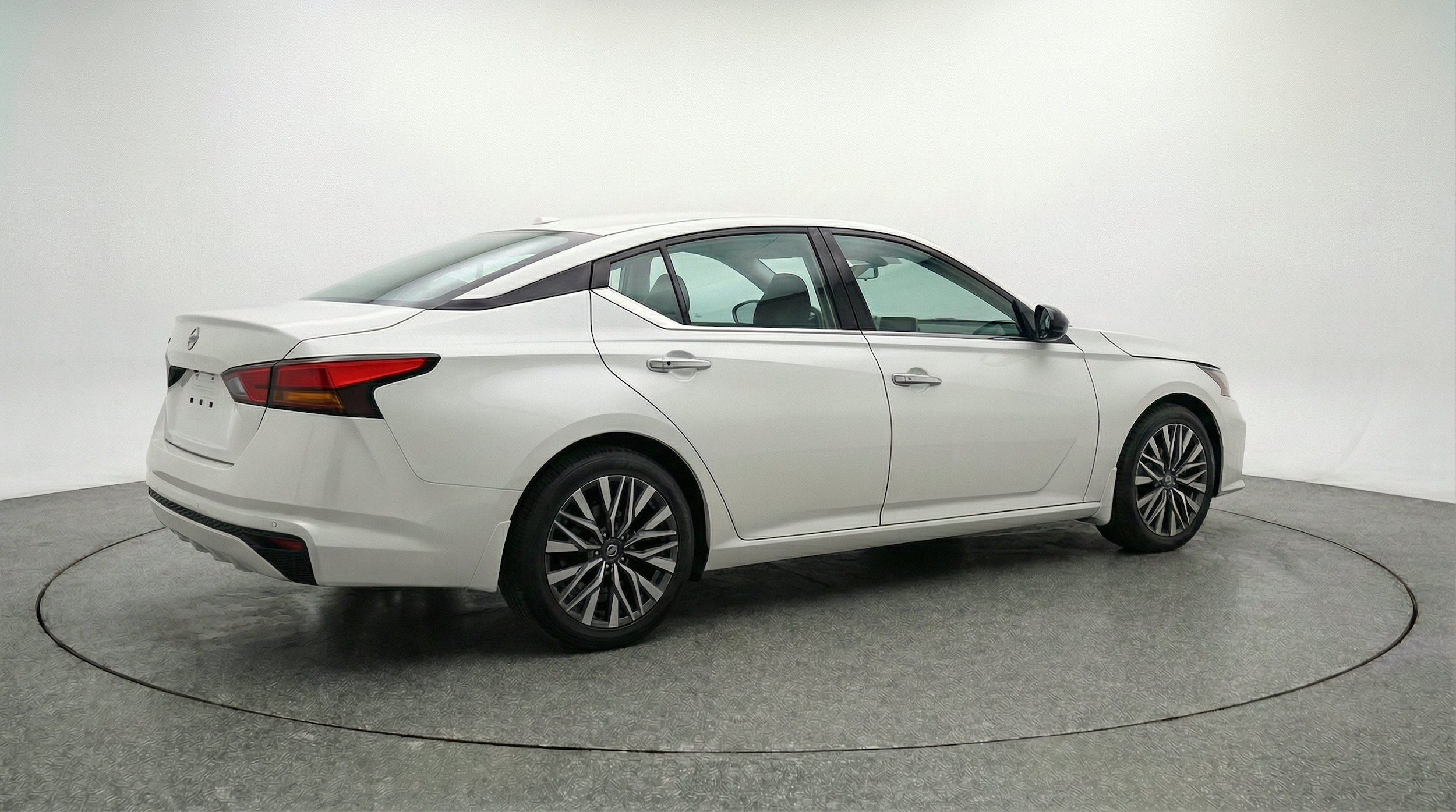 Thumbnail: 2025 Nissan Altima - 9