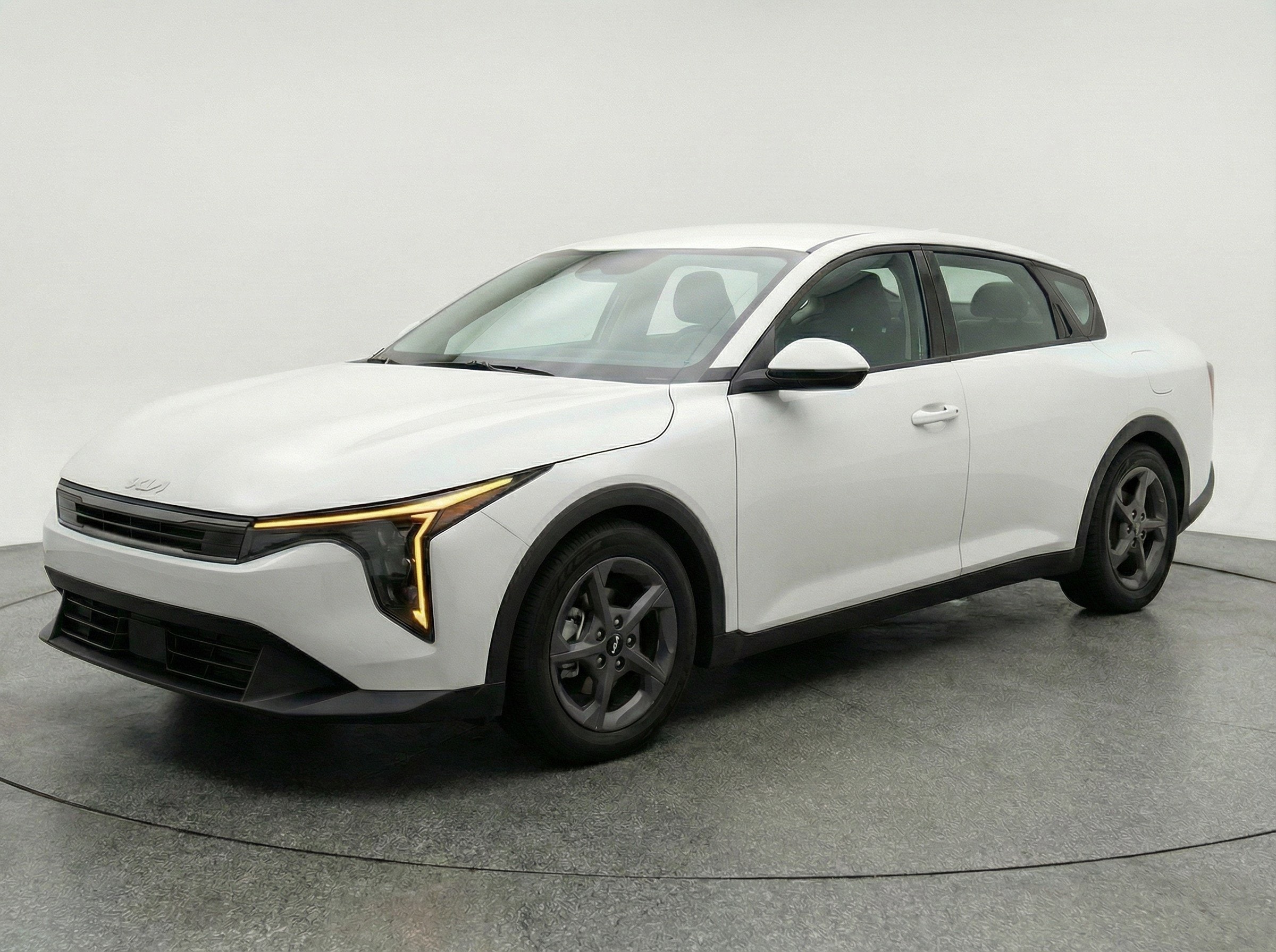 Thumbnail: 2025 Kia K4 - 3