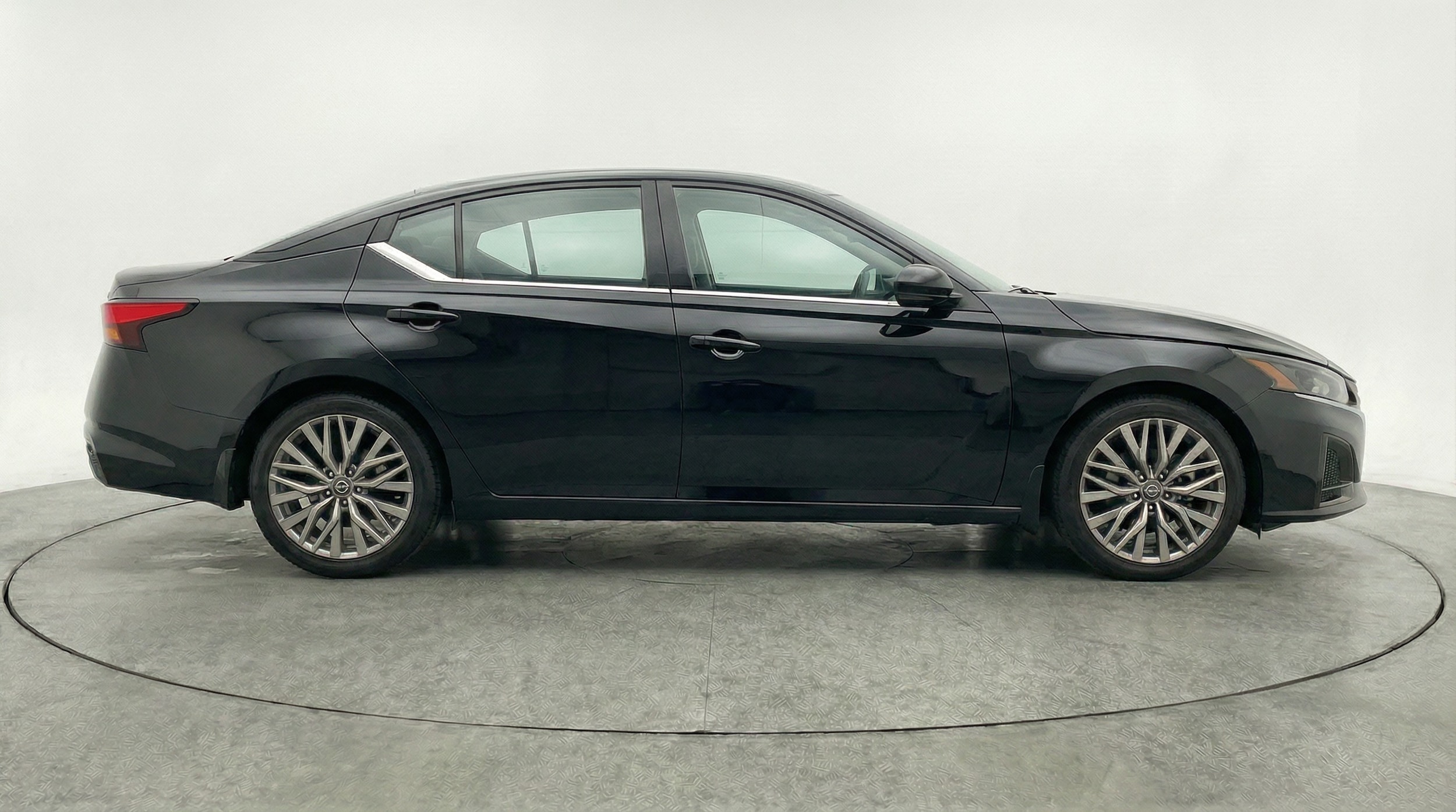 Thumbnail: 2025 Nissan Altima - 8
