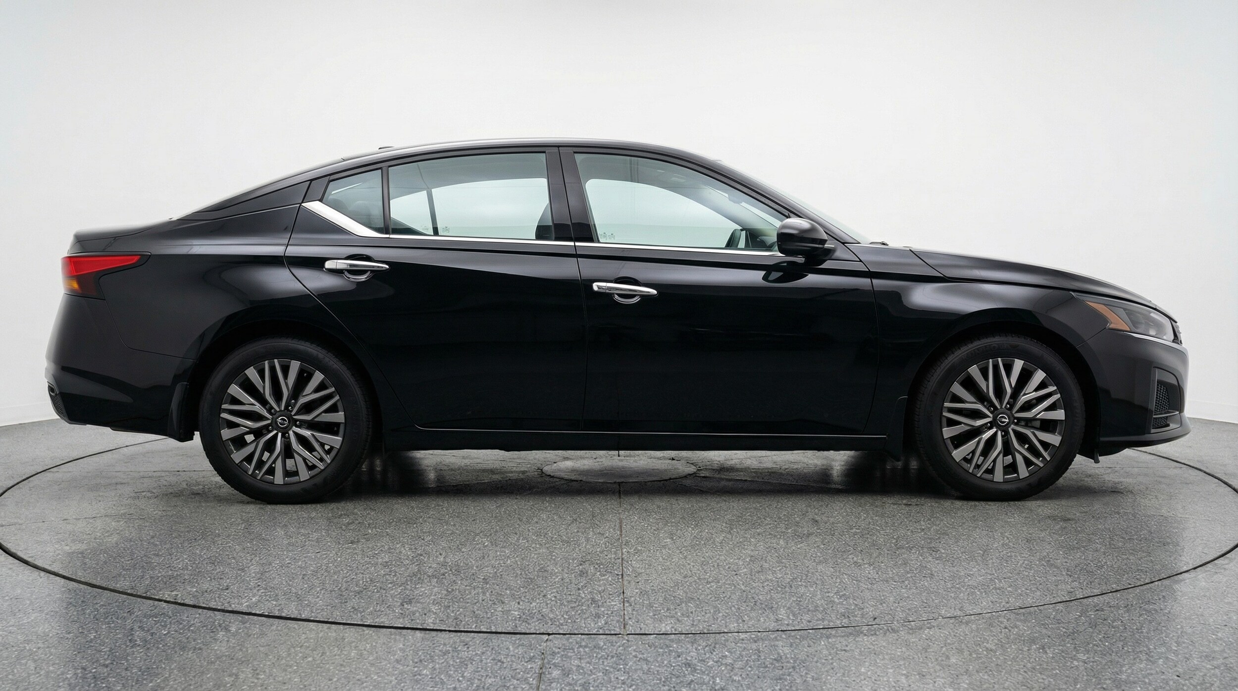 Thumbnail: 2025 Nissan Altima - 8