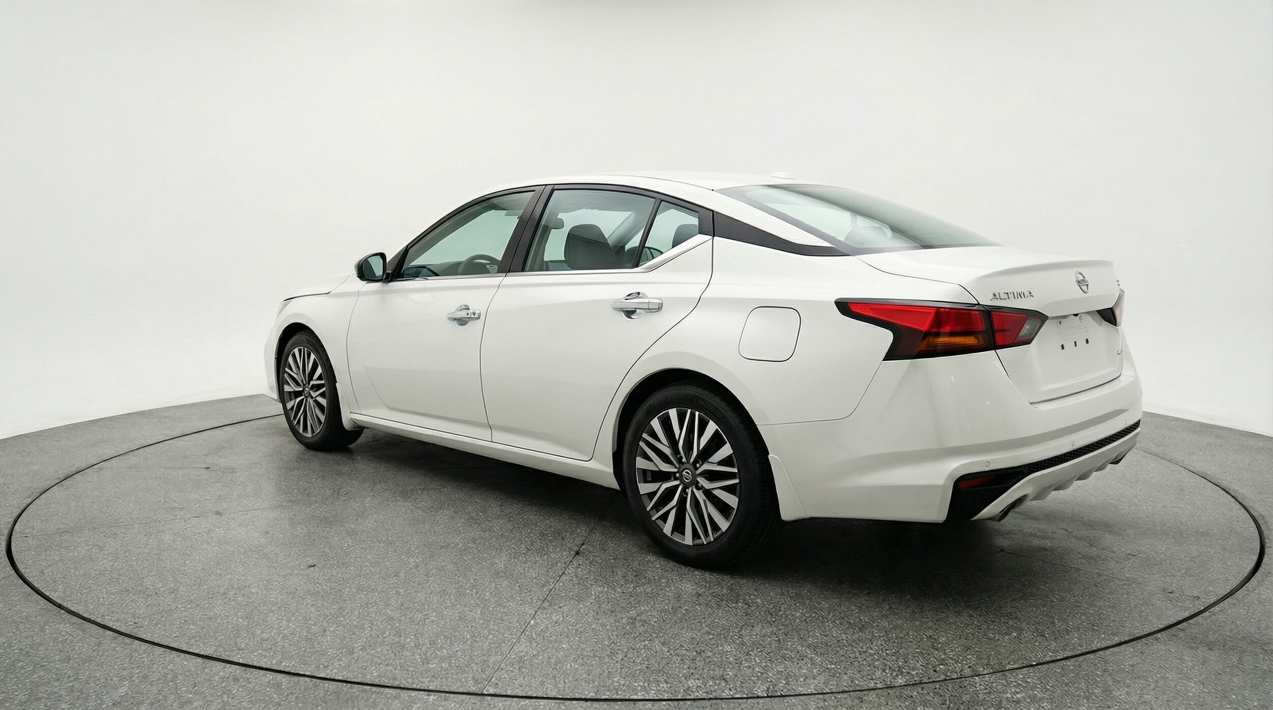 Thumbnail: 2025 Nissan Altima - 5