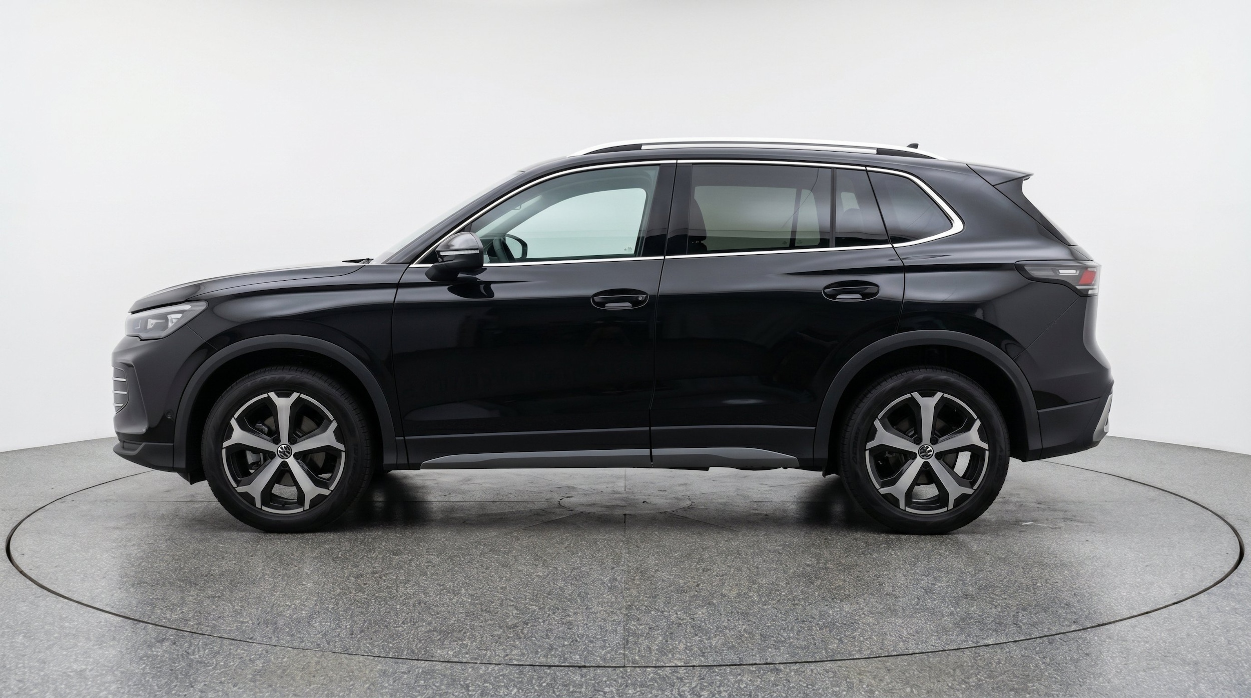 Thumbnail: 2026 Volkswagen Tiguan - 5