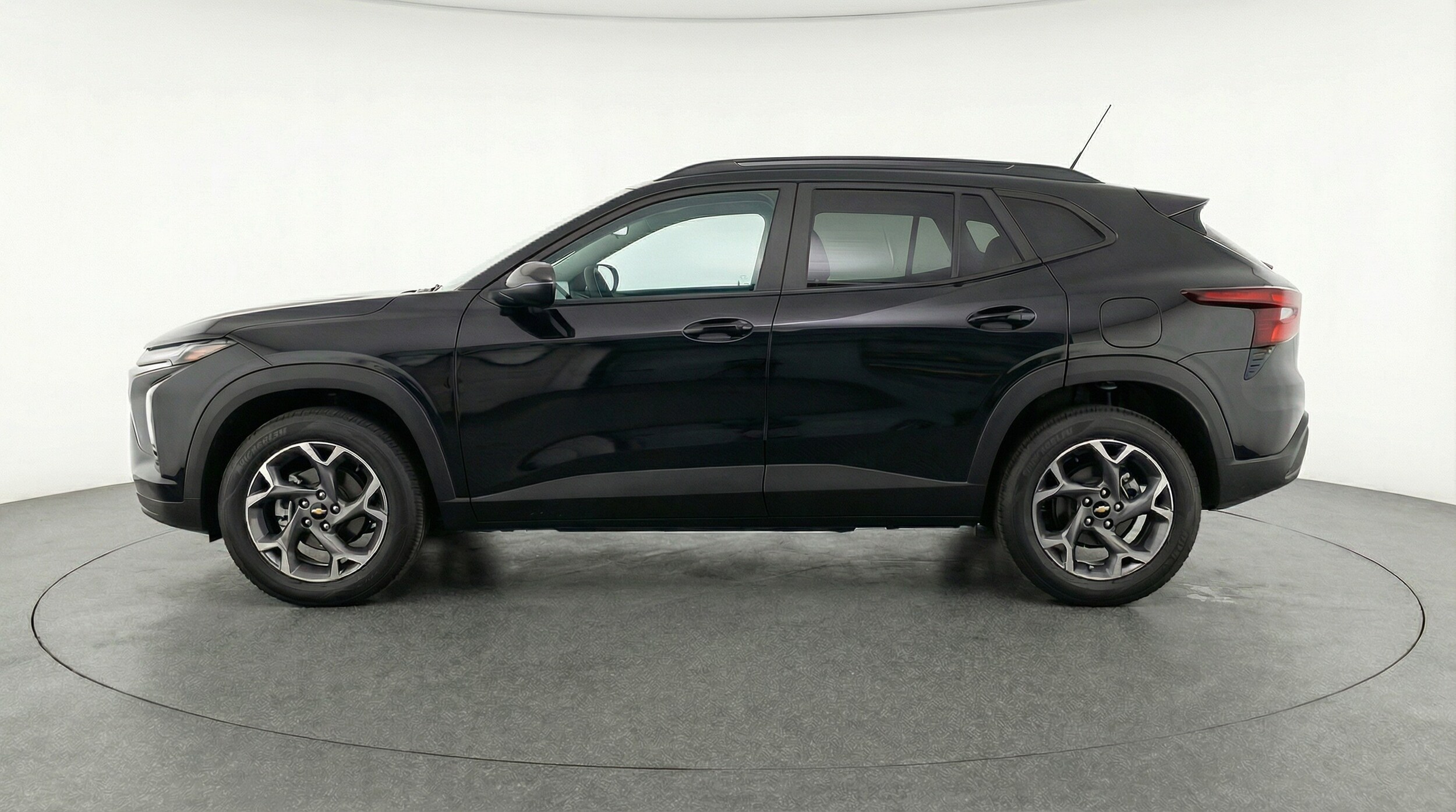 Thumbnail: 2025 Chevrolet Trax - 4