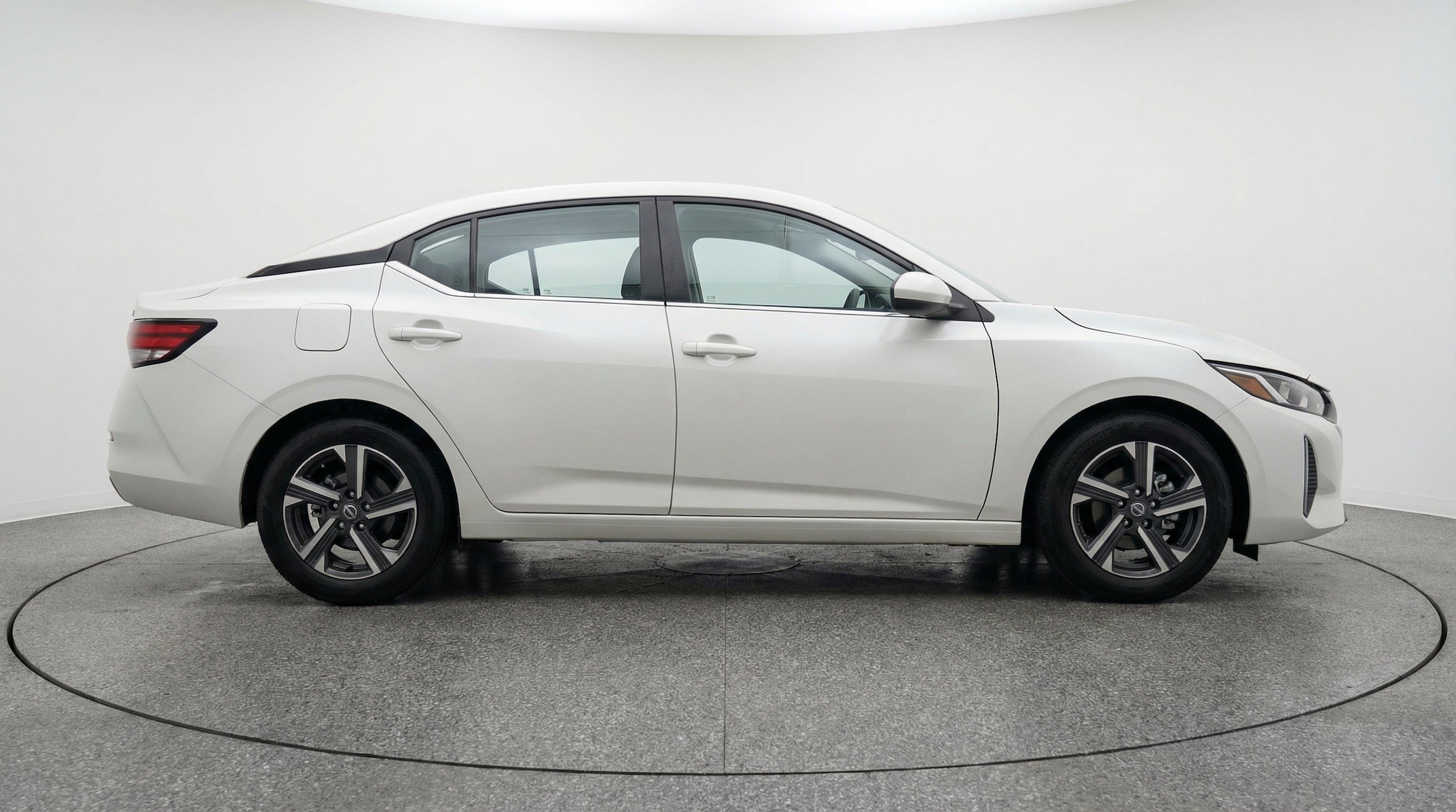 Thumbnail: 2025 Nissan Sentra - 10