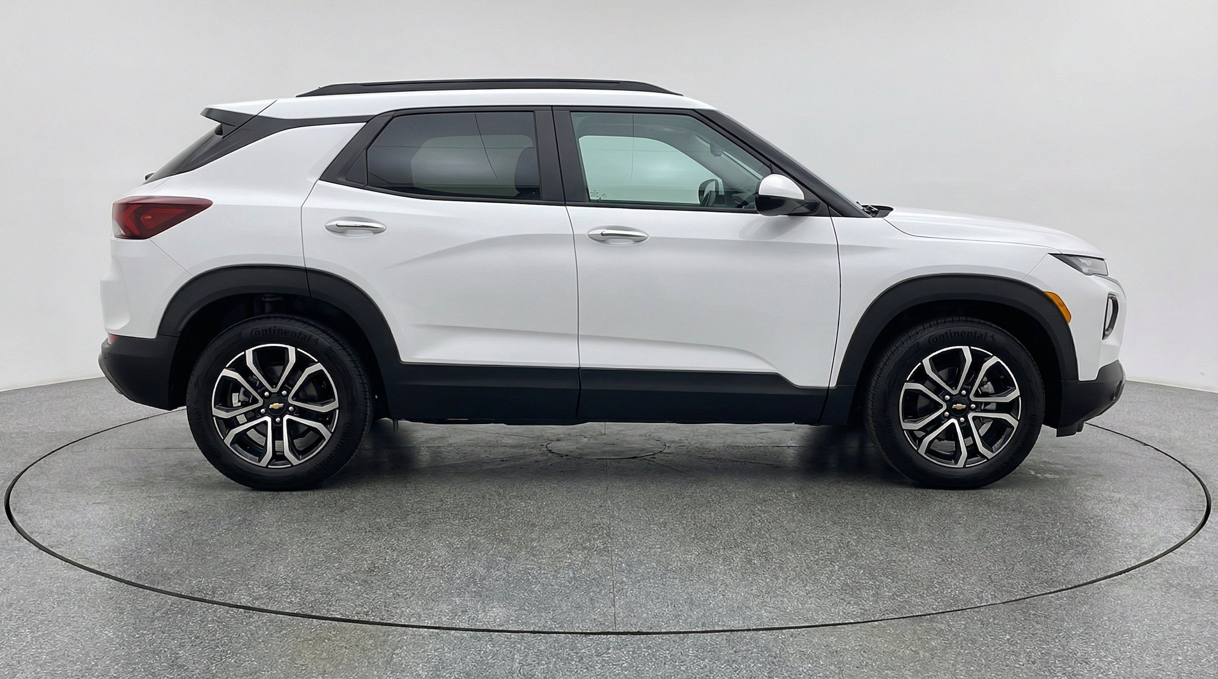 Thumbnail: 2025 Chevrolet TrailBlazer - 11
