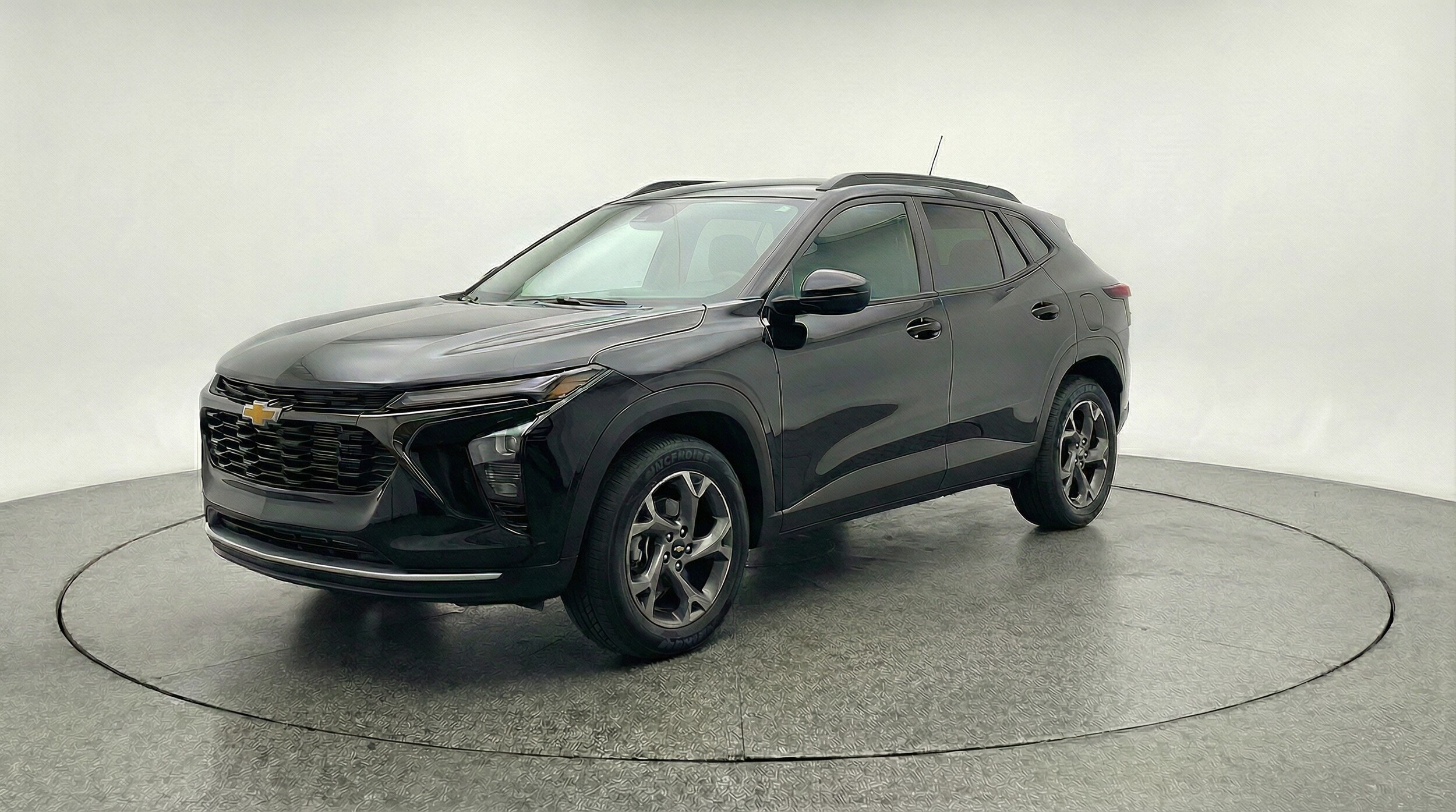 Thumbnail: 2025 Chevrolet Trax - 3