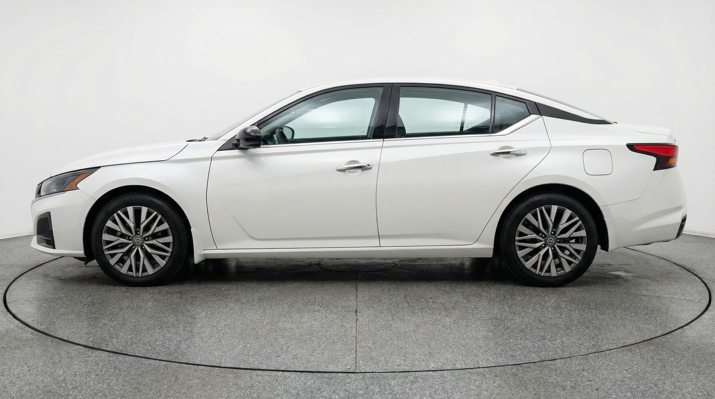 Thumbnail: 2025 Nissan Altima - 4