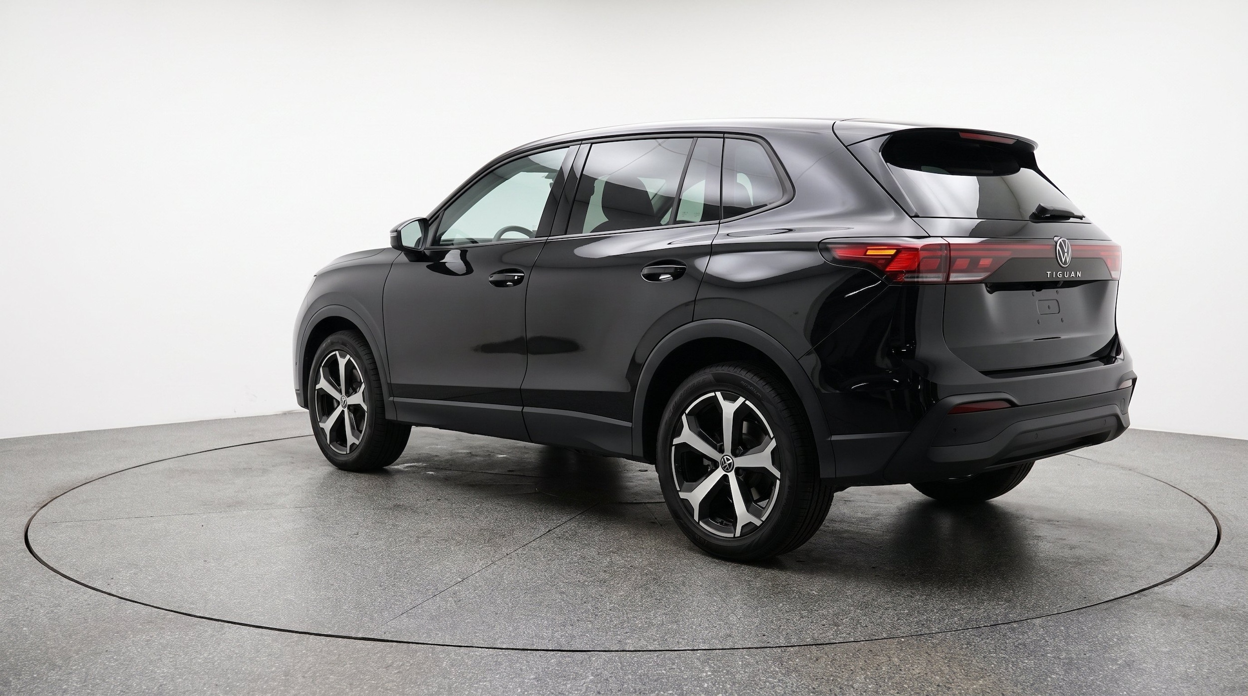 Thumbnail: 2026 Volkswagen Tiguan - 6