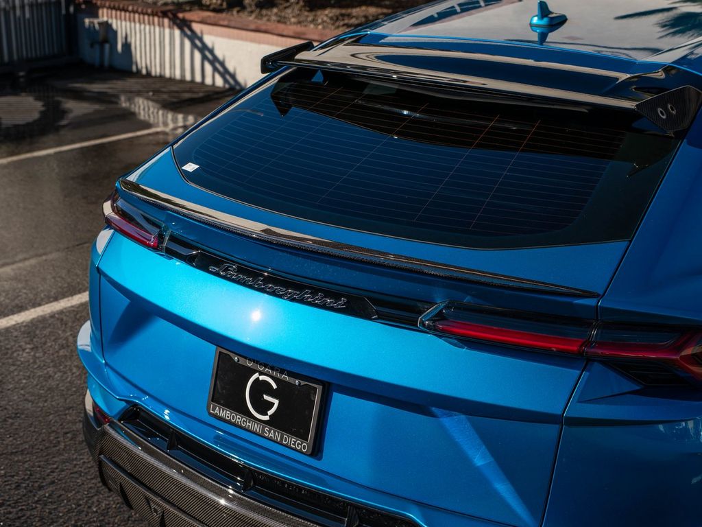 2023 Lamborghini Urus Performante - Photo 12