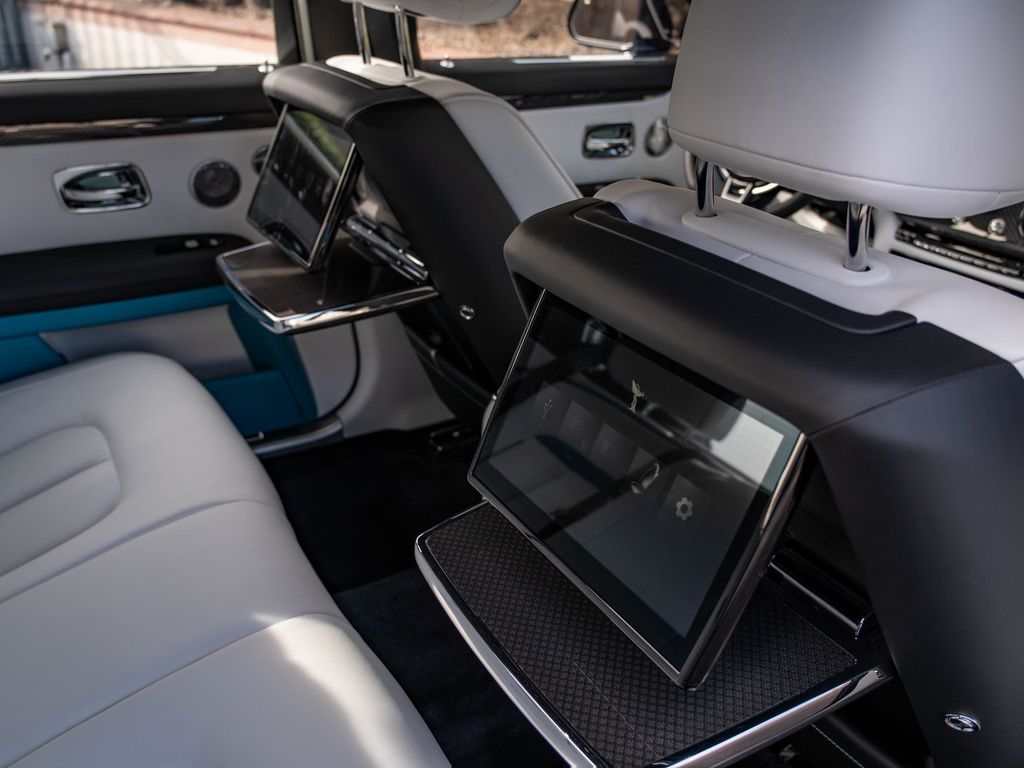 2026 Rolls-Royce Ghost Black Badge - Photo 38
