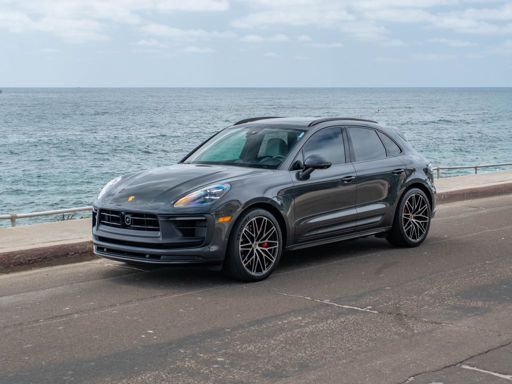 2024 Porsche Macan GTS's photo