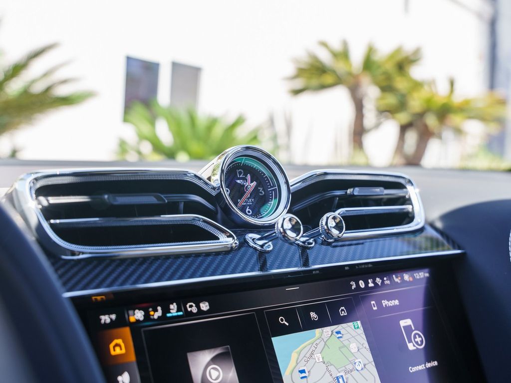 2025 Bentley Bentayga - Photo 8