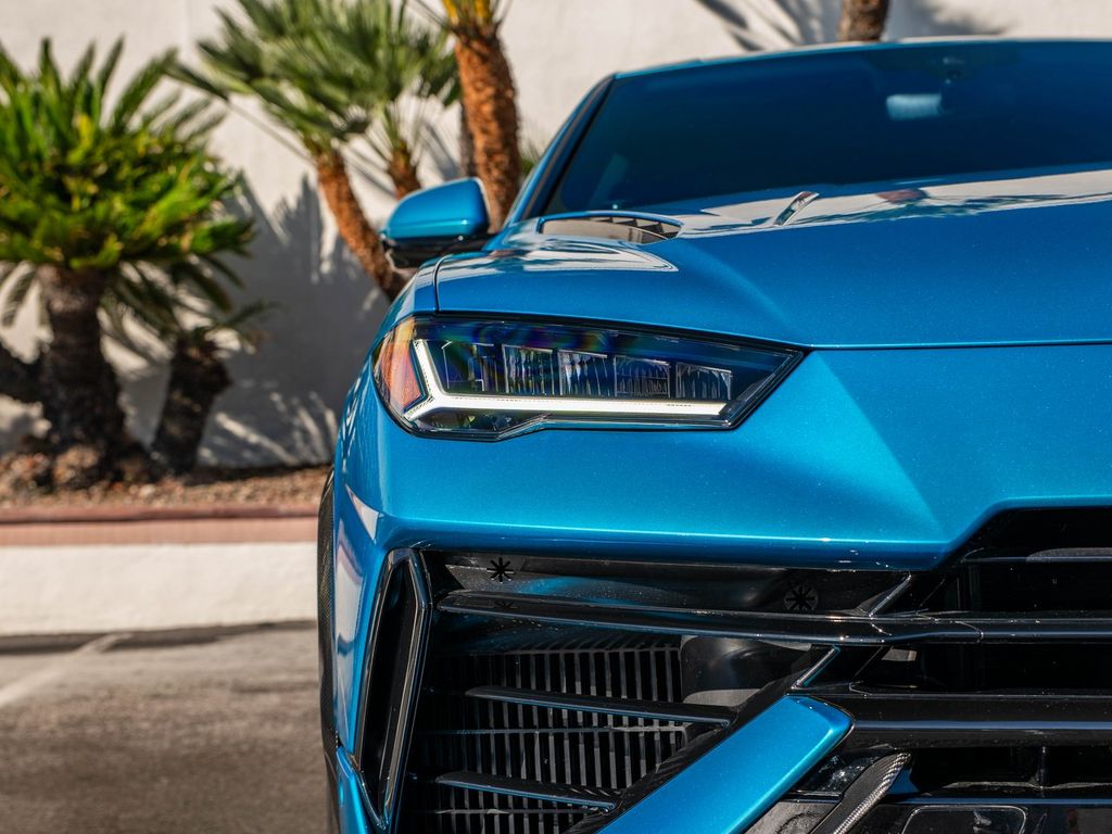 2023 Lamborghini Urus Performante - Photo 17