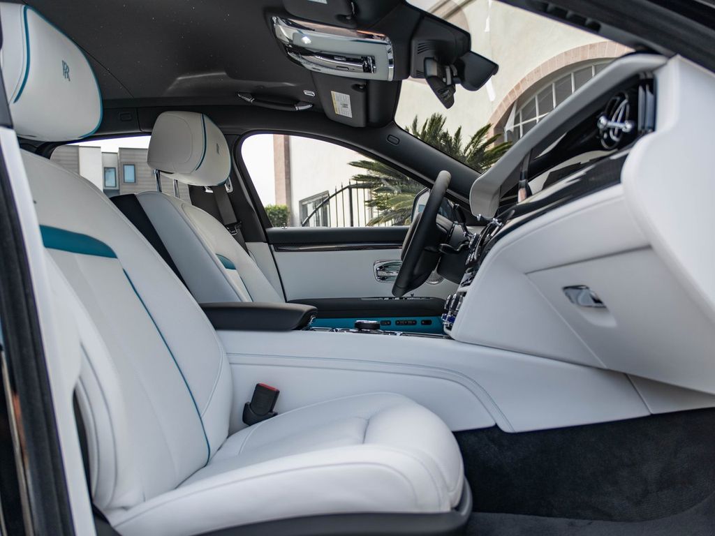 2026 Rolls-Royce Ghost Black Badge - Photo 39