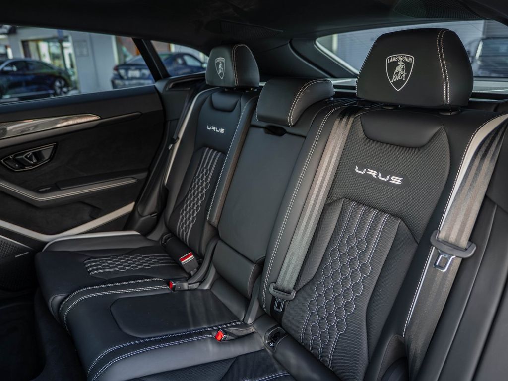 2023 Lamborghini Urus Performante - Photo 6