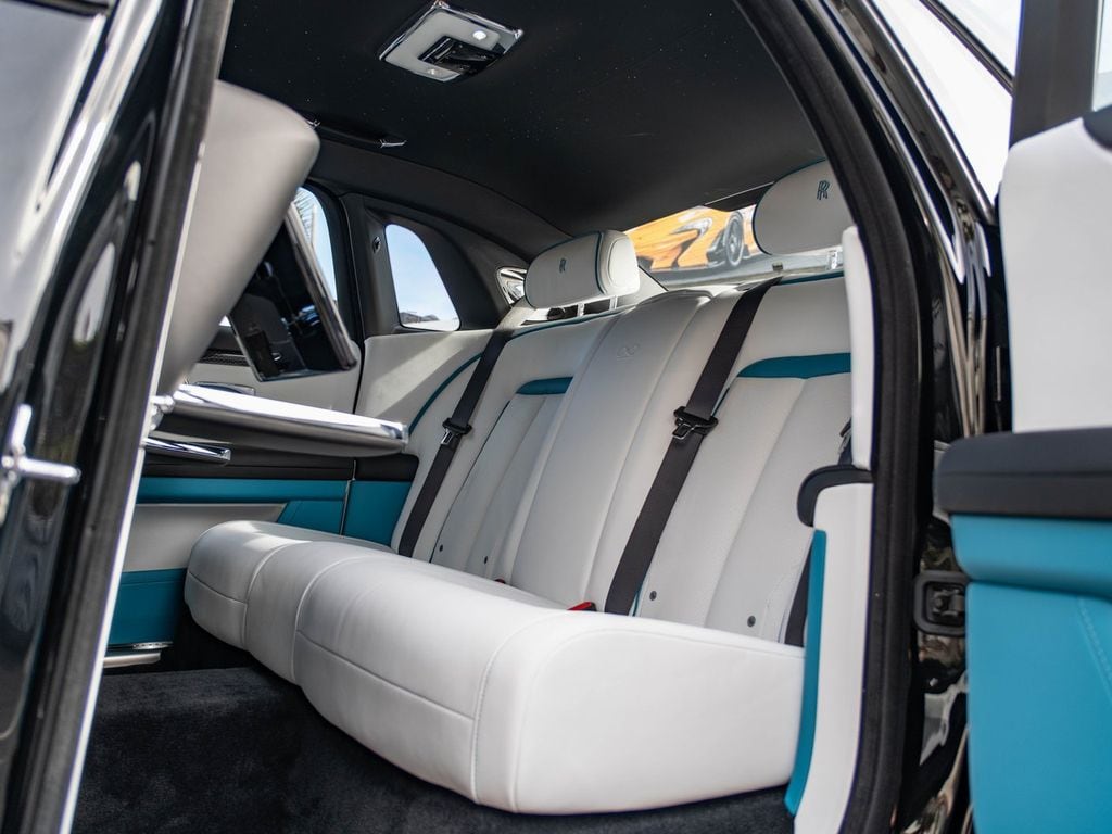 2026 Rolls-Royce Ghost Black Badge - Photo 8