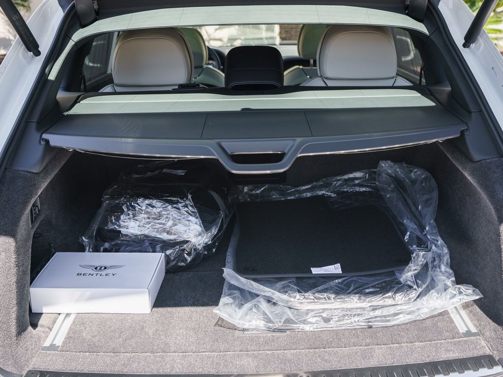 2025 Bentley Bentayga - Photo 21