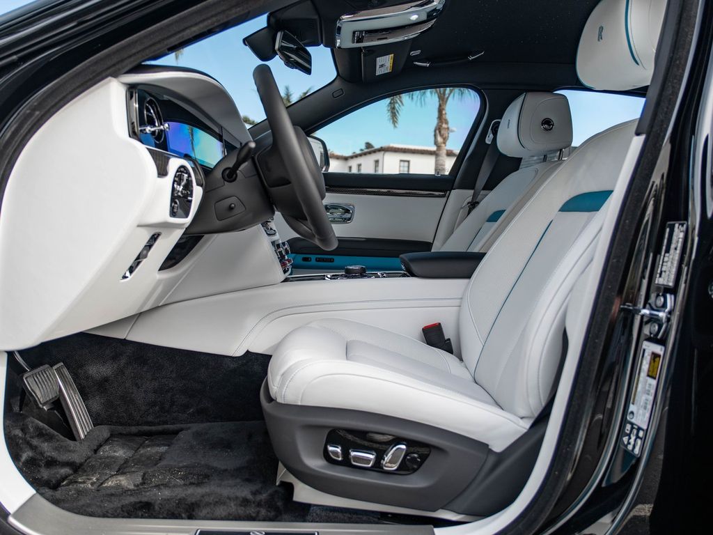 2026 Rolls-Royce Ghost Black Badge - Photo 29
