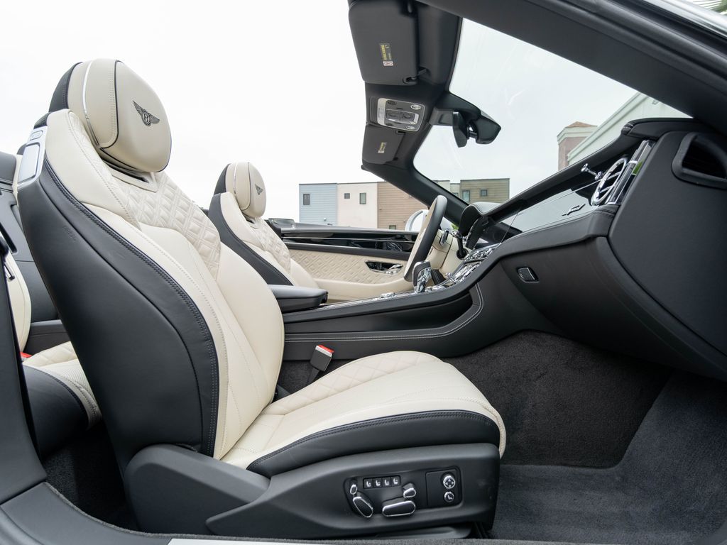 2024 Bentley Continental GTC Speed - Photo 18