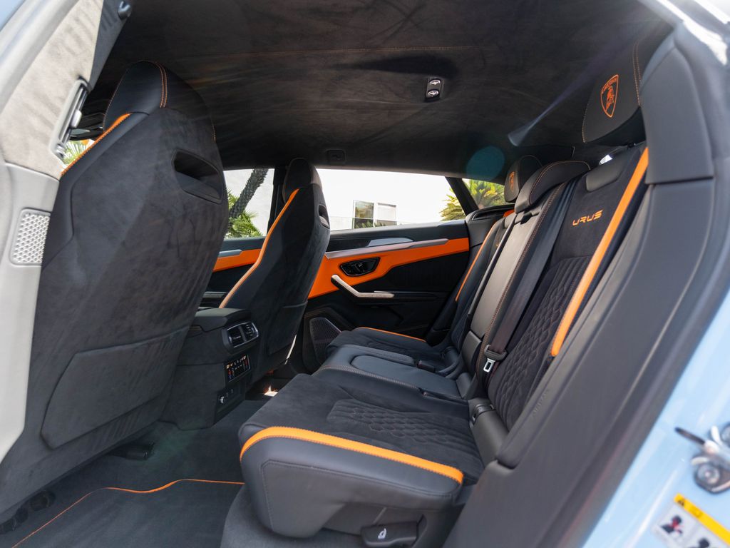 2024 Lamborghini Urus S - Photo 23