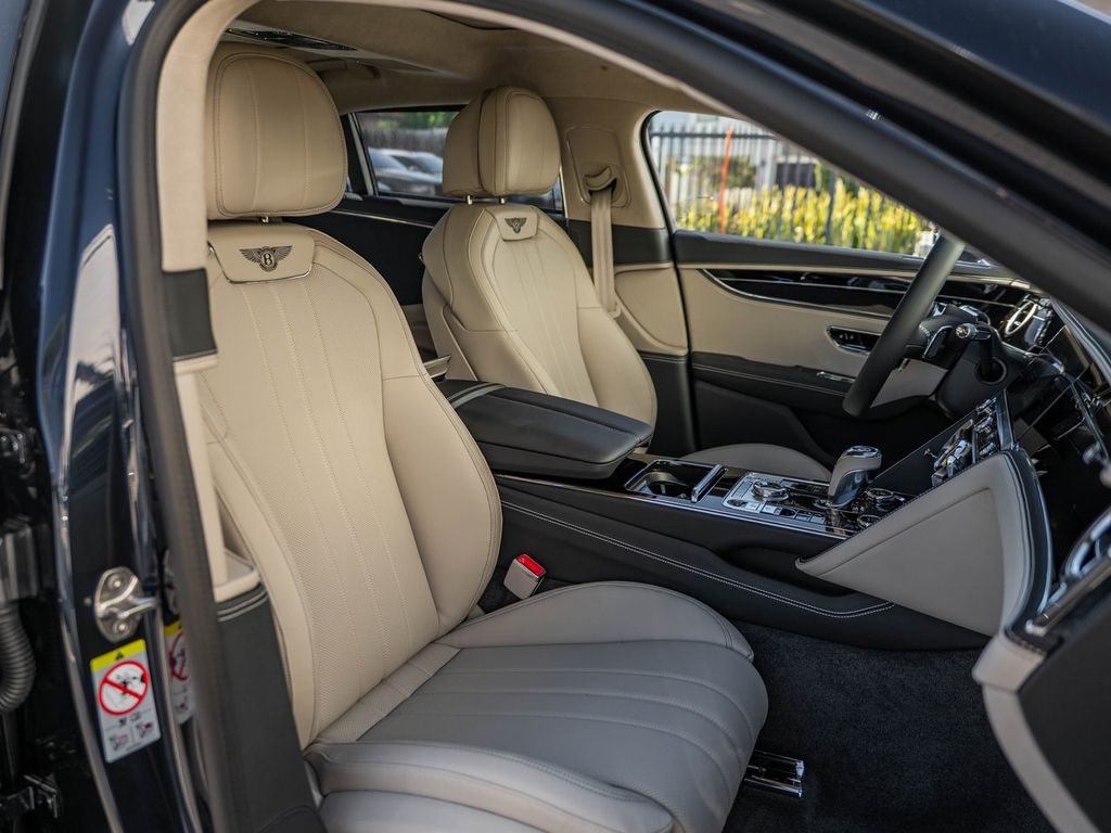 2026 Bentley Flying Spur - Photo 44