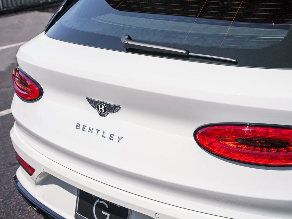 2025 Bentley Bentayga - Photo 30