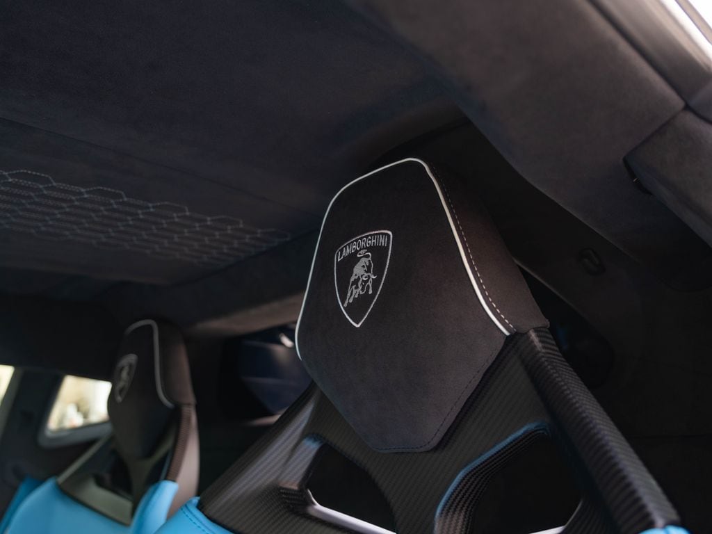 2025 Lamborghini Revuelto Base - Photo 23