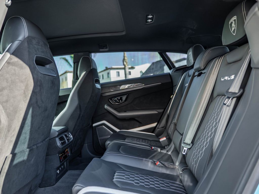 2023 Lamborghini Urus Performante - Photo 29
