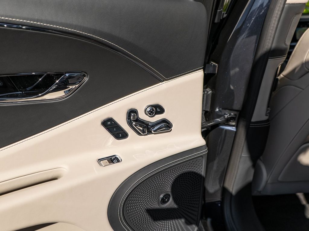 2026 Bentley Flying Spur - Photo 33