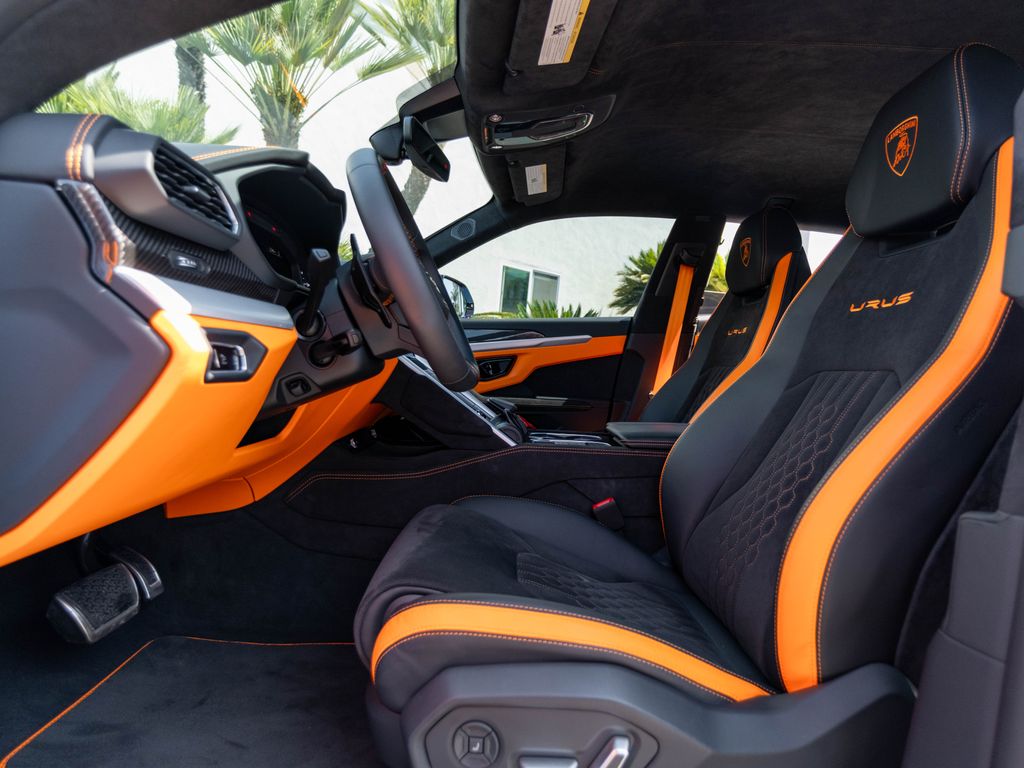2024 Lamborghini Urus S - Photo 20