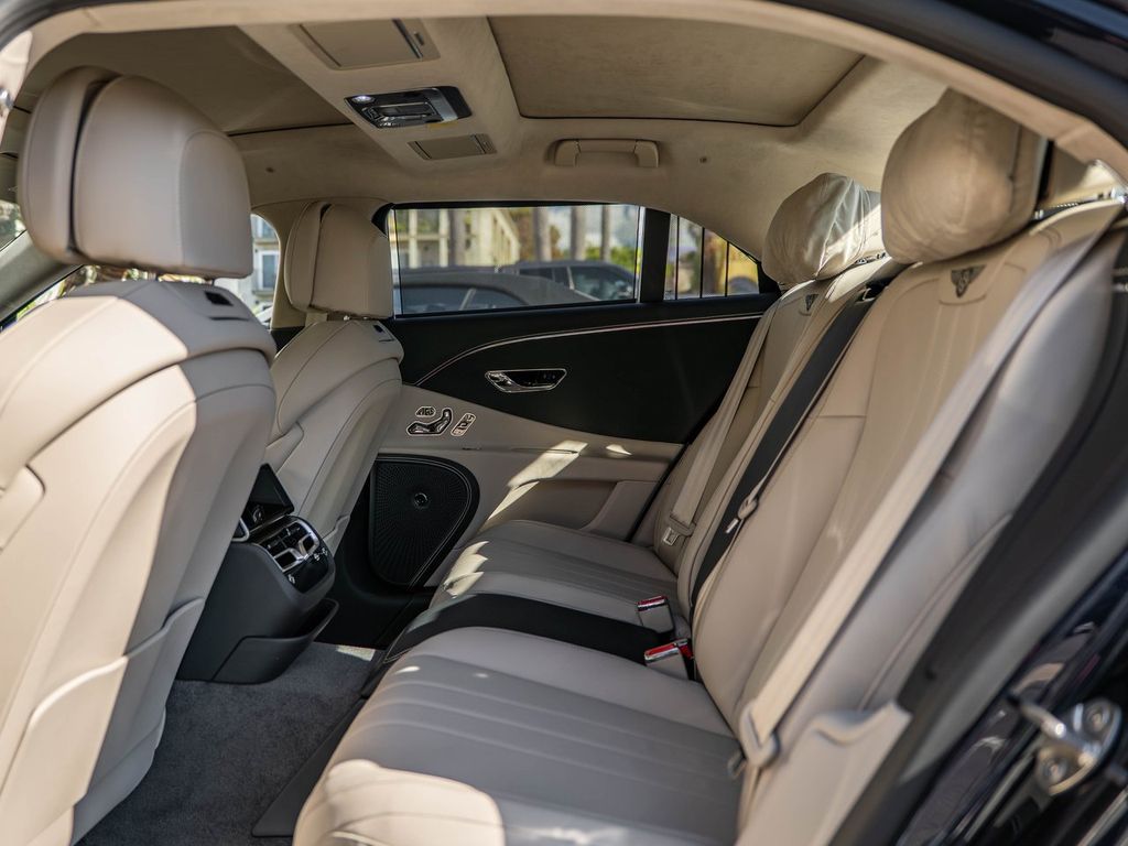 2026 Bentley Flying Spur - Photo 30