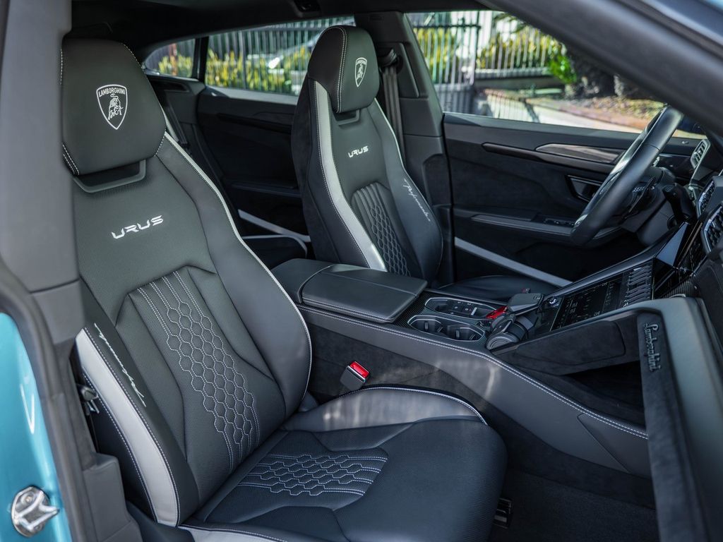 2023 Lamborghini Urus Performante - Photo 39