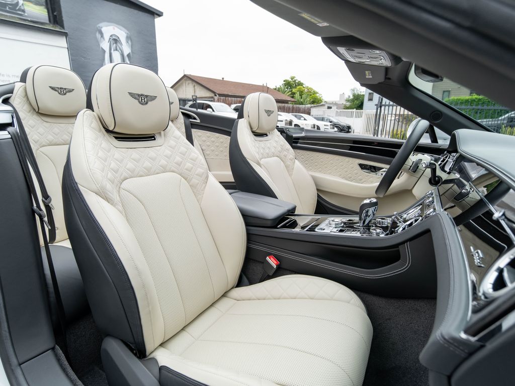 2024 Bentley Continental GTC Speed - Photo 19