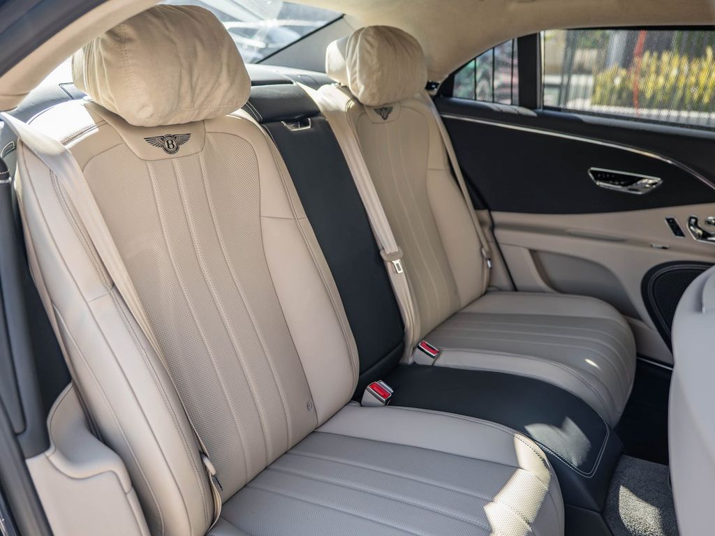 2026 Bentley Flying Spur - Photo 36