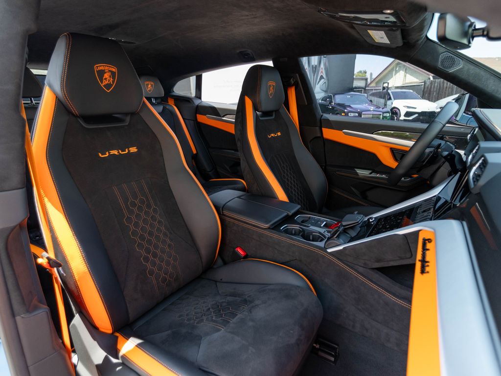 2024 Lamborghini Urus S - Photo 28