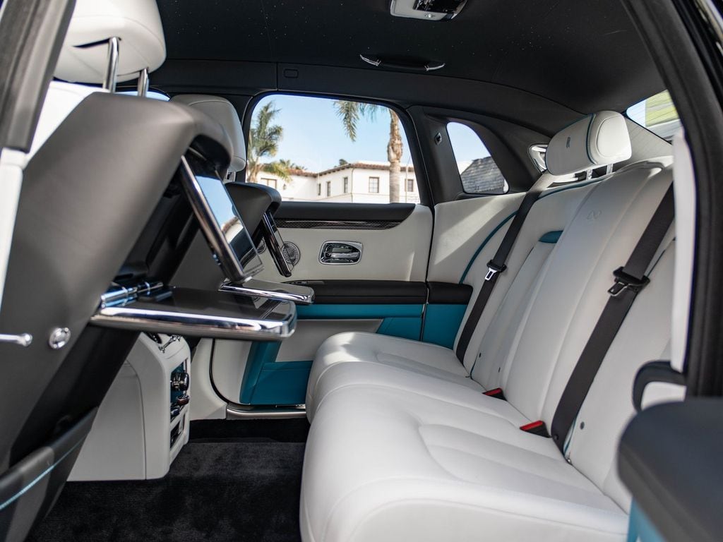 2026 Rolls-Royce Ghost Black Badge - Photo 35