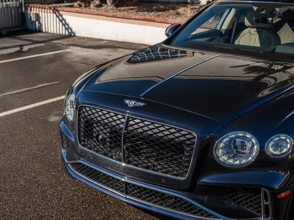 2026 Bentley Flying Spur - Photo 17
