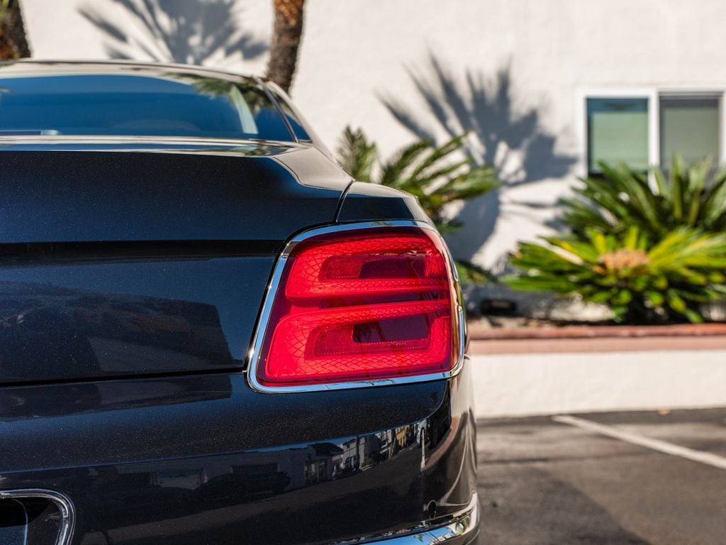 2026 Bentley Flying Spur - Photo 9