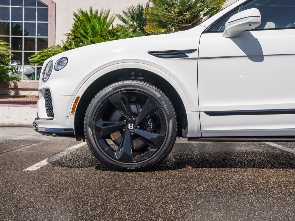 2025 Bentley Bentayga - Photo 6