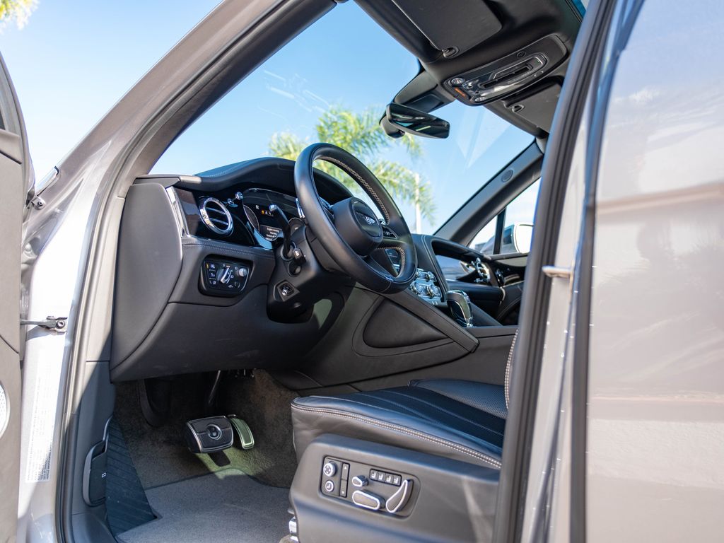 2021 Bentley Bentayga Speed - Photo 14