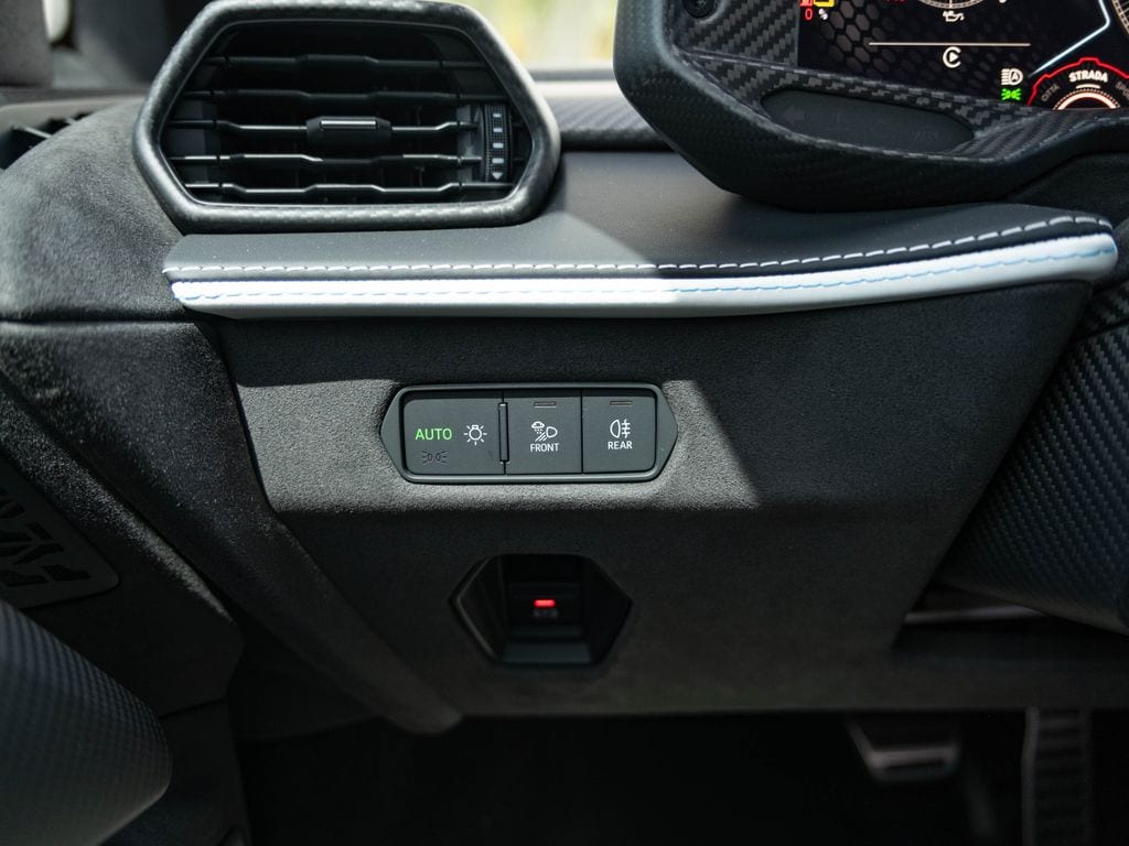 2025 Lamborghini Revuelto Base - Photo 15