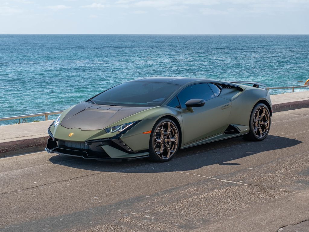 2024 Lamborghini Huracan's photo